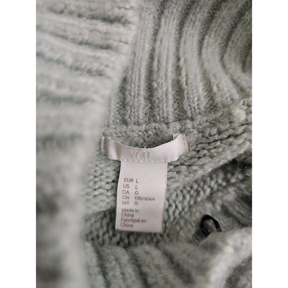 H & M ~Woman Size L~ Light Green Wool/Alpaca Blend Crop Boxy Sweater. - Picture 2 of 16